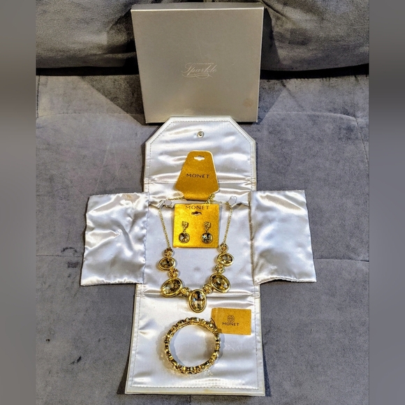 NWT Monet gold-tone necklace, bracelet, and drop earring set brown/smoky quartz - Picture 2 of 16